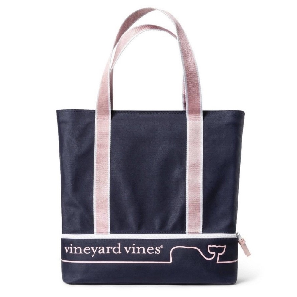 Vineyard Vines for Target Navy beach bag Darling beach bag. Or gym tote.EUC